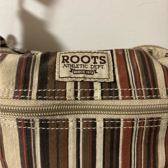 554A Roots Multicolor Striped Bag - Picture 3 of 9